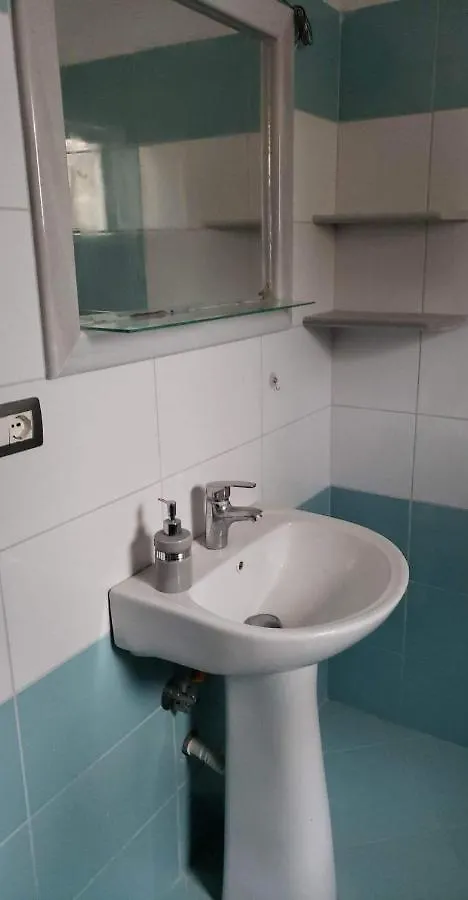 Riviera Rooms ساراندا شقة