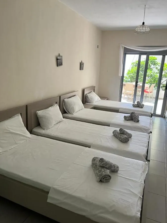 Riviera Rooms ساراندا 0*,