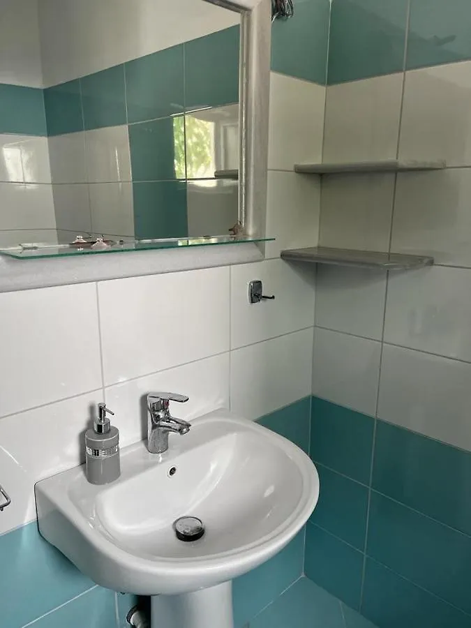 Riviera Rooms ساراندا شقة