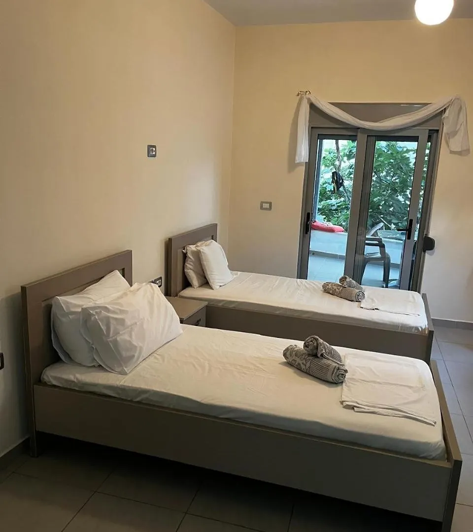 Riviera Rooms ساراندا 0*,  ألبانيا
